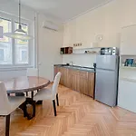 Апартаменты Bligny Living One - 15 Min Dal Duomo Милан